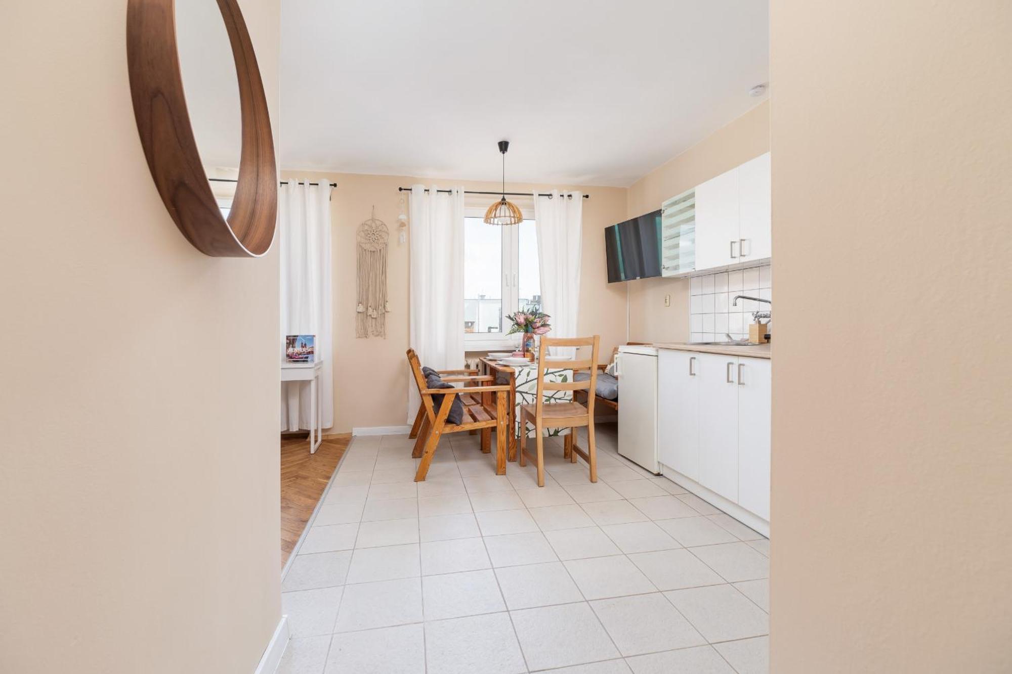 Eagle Pharmacy By Renters Apartment