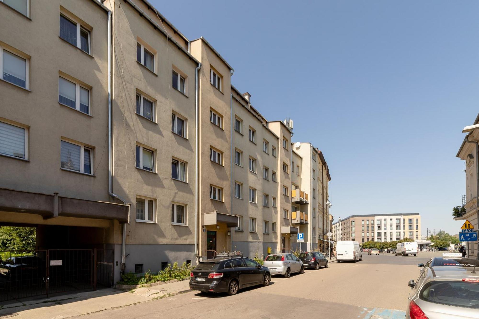 Eagle Pharmacy By Renters Krakau
