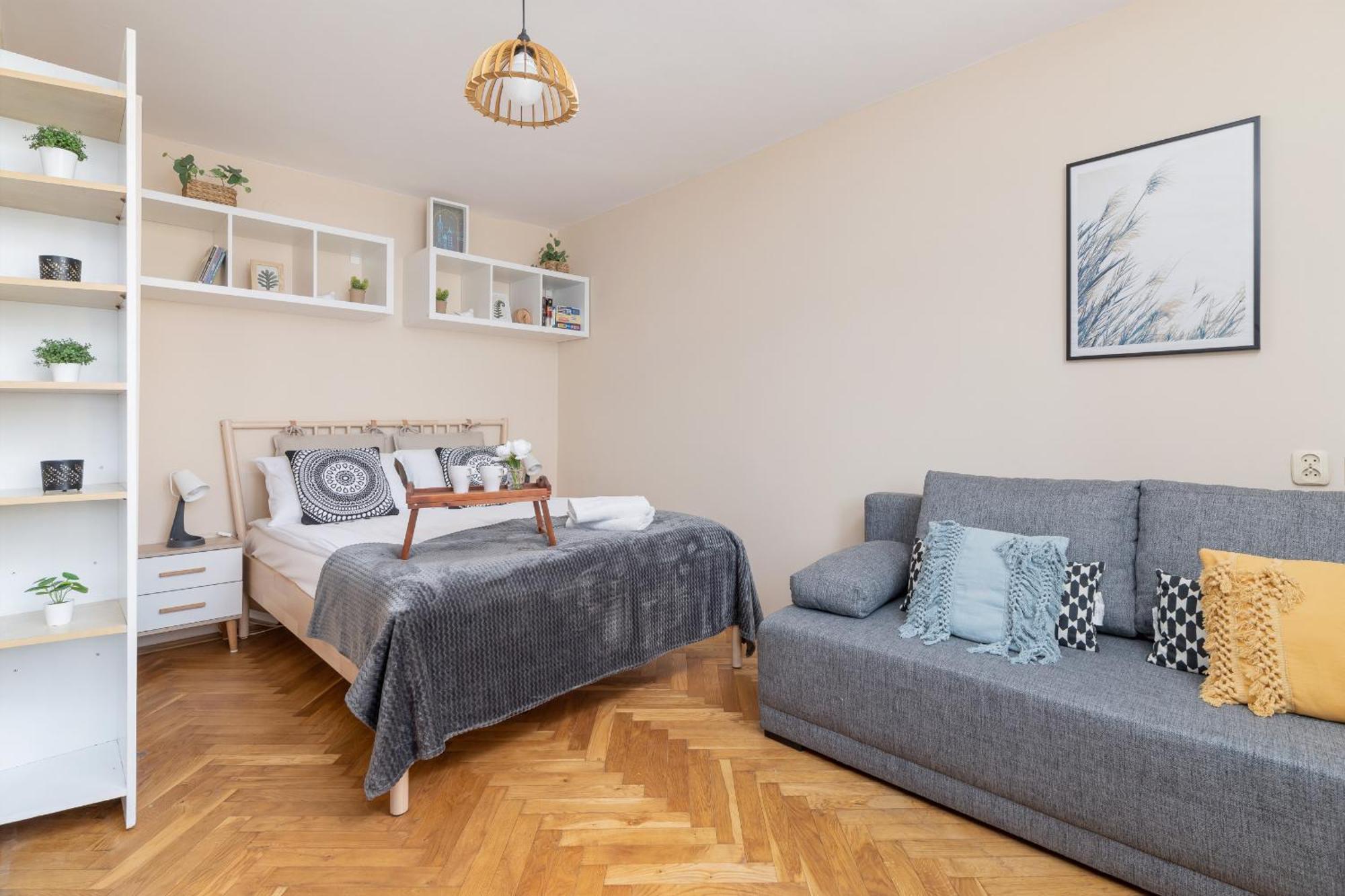 Eagle Pharmacy By Renters Apartment